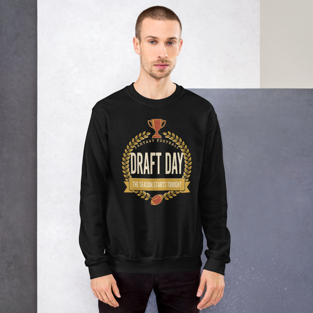 Draft Day Almanac vintage fantasy football champion crewneck sweatshirt — Black, on model