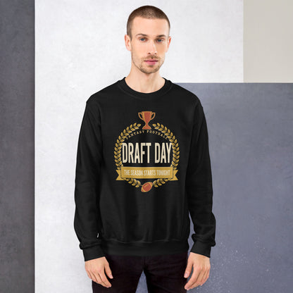 Draft Day Almanac vintage fantasy football champion crewneck sweatshirt — Black, on model