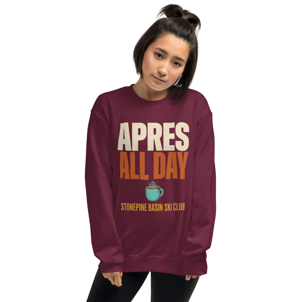 Après All Day Stonepine Basin Ski Club retro apres-ski crewneck sweatshirt — Maroon, on model