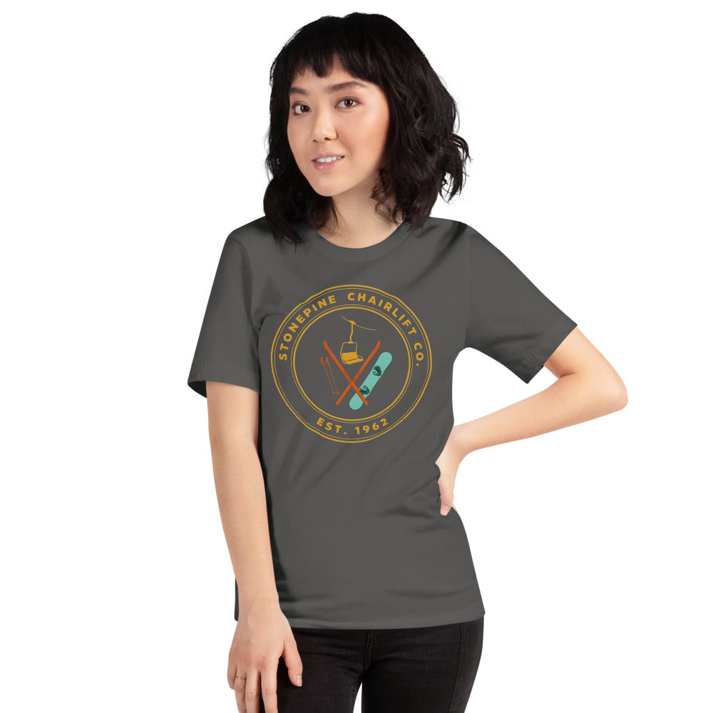 Stonepine Chairlift Co. retro vintage ski club badge t-shirt — Asphalt, on model