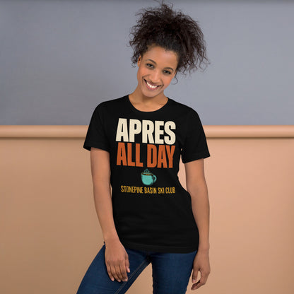 Après All Day Stonepine Basin Ski Club retro apres-ski t-shirt — Black, on model
