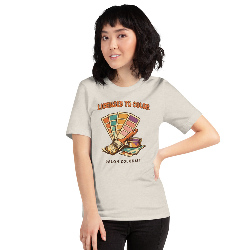 Salon colorist Licensed to Color retro tee — Heather Dust, on model