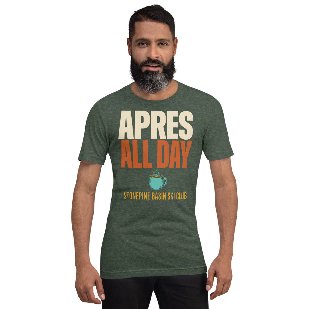 Après All Day Stonepine Basin Ski Club retro apres-ski t-shirt — Heather Forest, on model