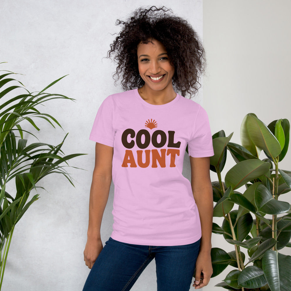 Cool Aunt retro groovy aunt tee — Lilac, on model