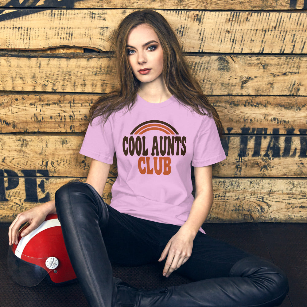 Cool Aunts Club retro groovy aunt tee — Lilac, on model