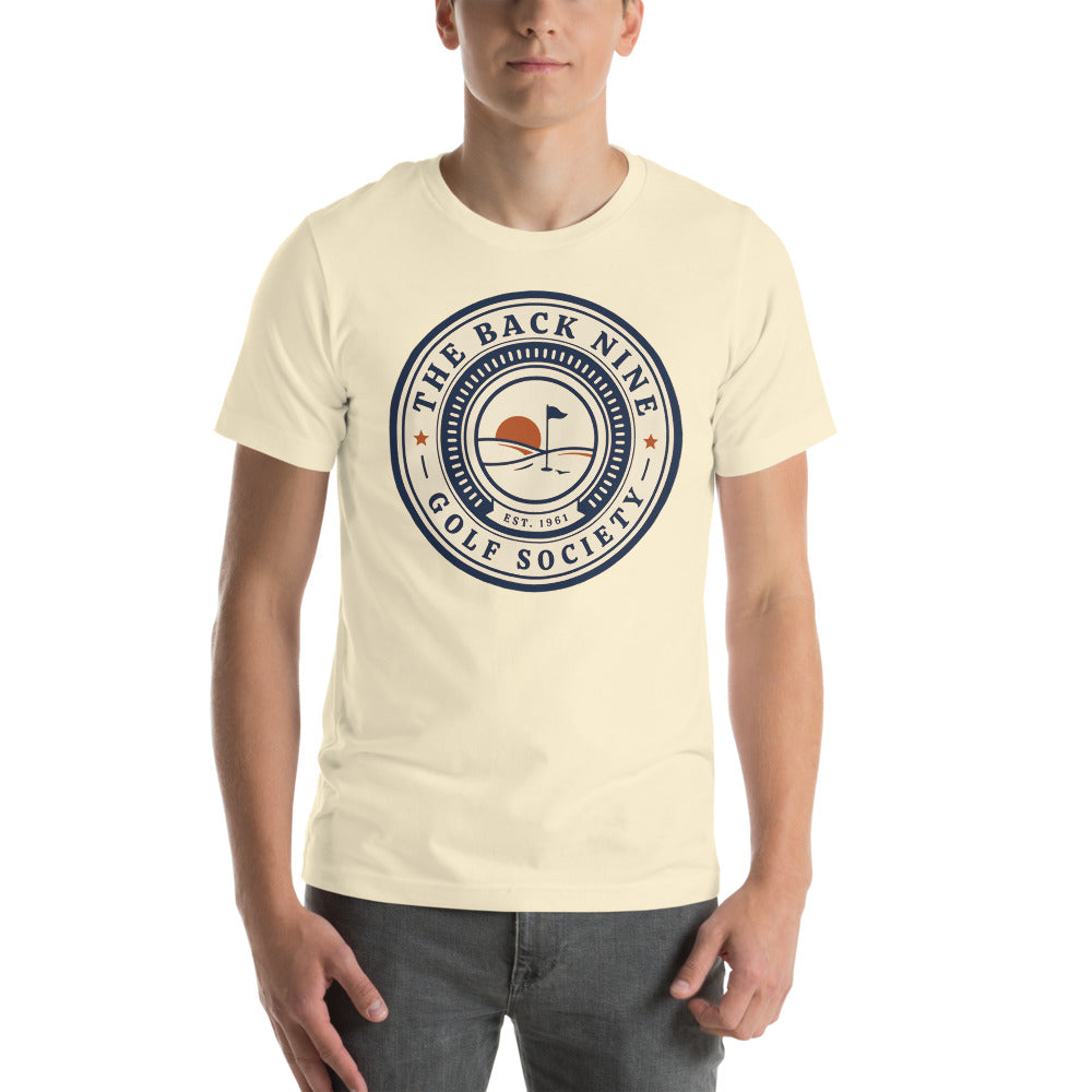 The Back Nine vintage golf roundel tee — Natural, on model