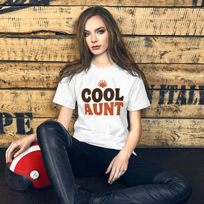 Cool Aunt retro groovy aunt tee — White, on model