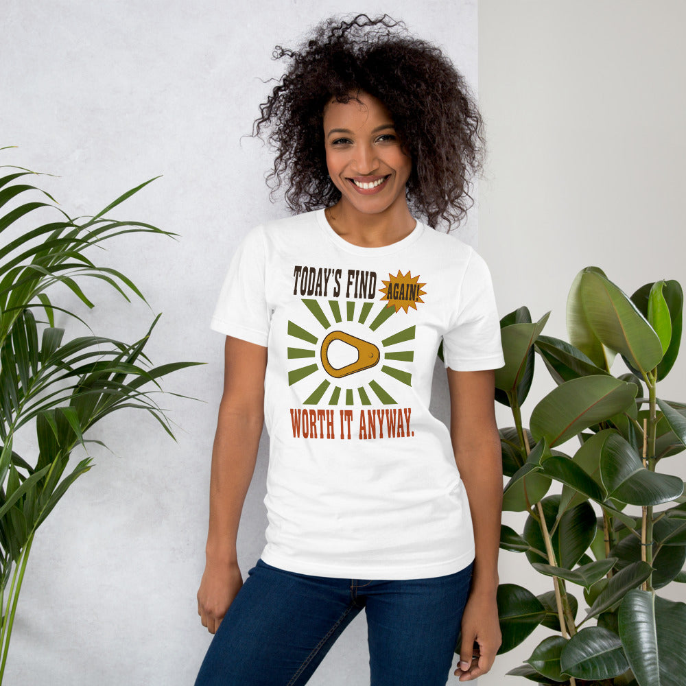 Today's Find pull tab retro metal detecting tee — White, on model