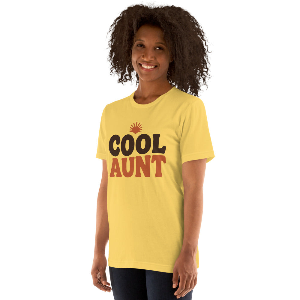 Cool Aunt retro groovy aunt tee — Yellow, on model